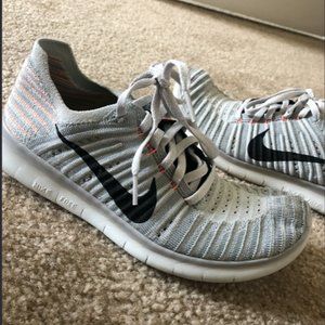 Nike FlyKnit Free RN
